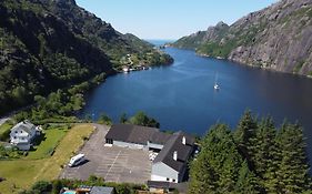 Brufjell Hostel&Parking
